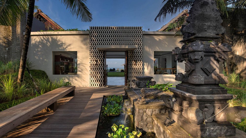 Seseh Beach Villa II - View through connecting door to Seseh I